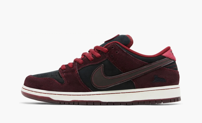 Nike Dunk Low Pro SB QS x RIOT Skateshop "Mahogany Dark Beetroot" 