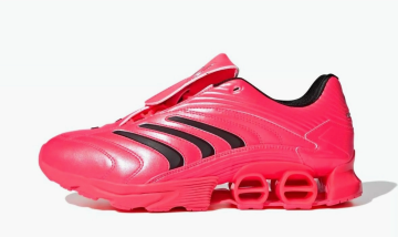 Mercedes-AMG Petronas Formula One Team x Adidas Predator Megaride Turbo 