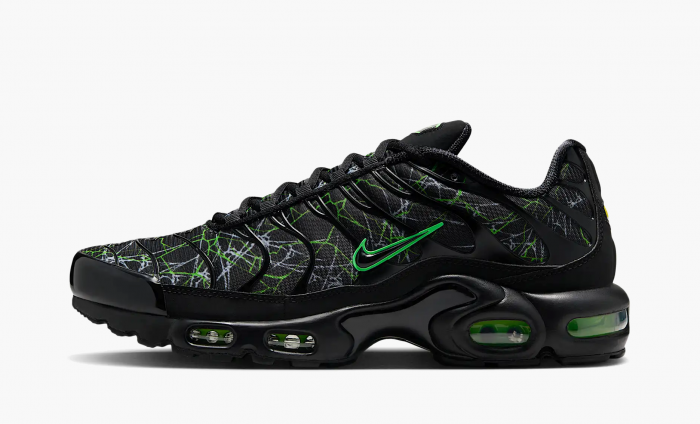 Nike Air Max Plus “Black/Green Strike” 