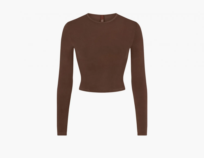 Skims New Vintage Cropped Long Sleeve T-Shirt Cocoa  Skims New Vintage Cropped Long Sleeve T-Shirt Cocoa