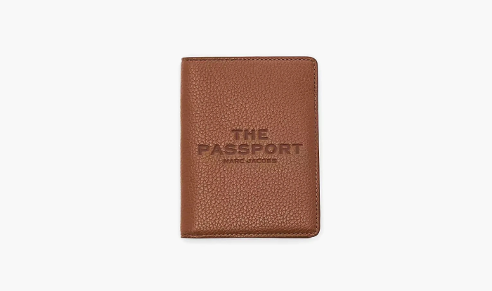 Marc Jacobs The Passport Case Argan Oil  Marc Jacobs The Passport Case Argan Oil