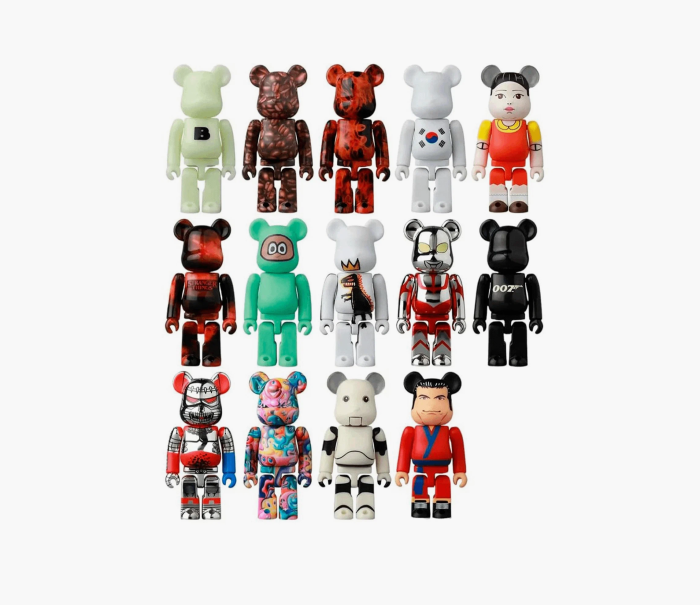 Bearbrick Medicom Toy Blind Box Series 44 (24 Blind Boxes) (7 CM)  Bearbrick Medicom Toy Blind Box Series 44 (24 Blind Boxes) (7 CM)