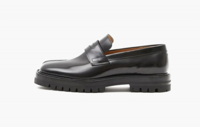 Maison Margiela Tabi Shiny Leather Loafer Black