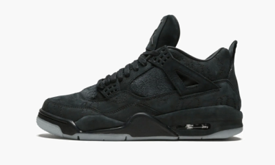 Air Jordan 4 Retro "Kaws - Black" - 8.5 US