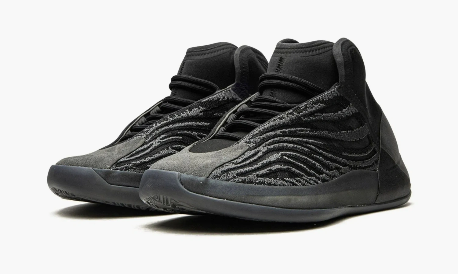 Yeezy Qntm “onyx” 