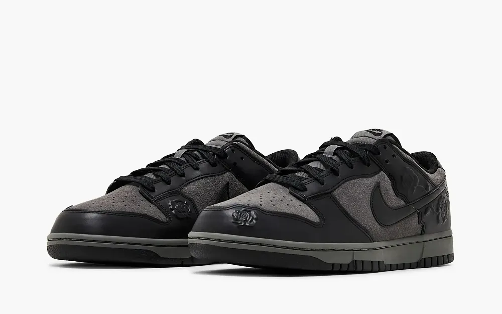 Nike Dunk Low WMNS Black Roses