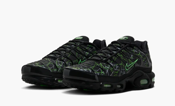 Nike Air Max Plus “Black/Green Strike” 