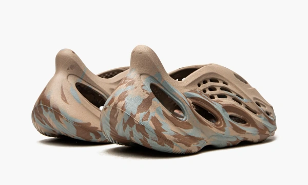 Yeezy Foam Rnnrmx Sand Grey 