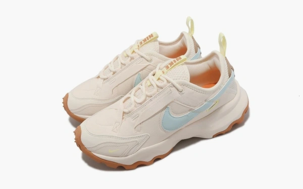 Nike TC 7900 WMNS Pale Ivory Jade Ice 
