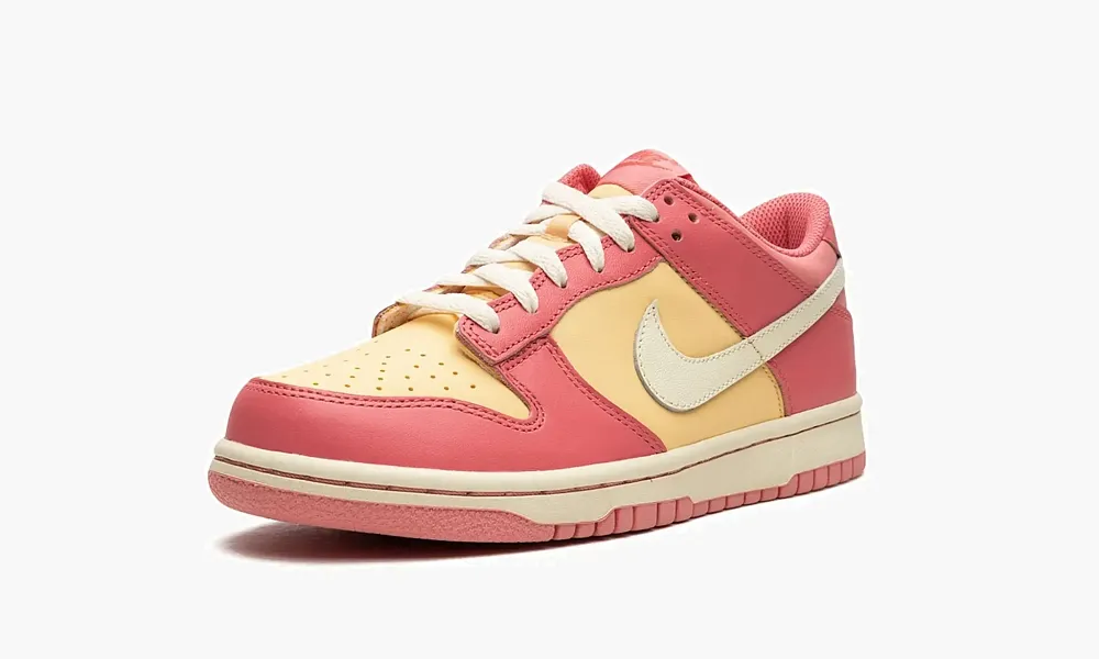 Nike Dunk Low GS Strawberry Peach Cream