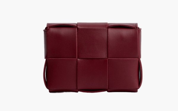 Bottega Veneta Cassette Bag Crossbody Bag Wine 