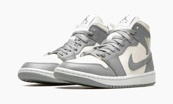 Air Jordan 1 Mid WMNS Stealth 