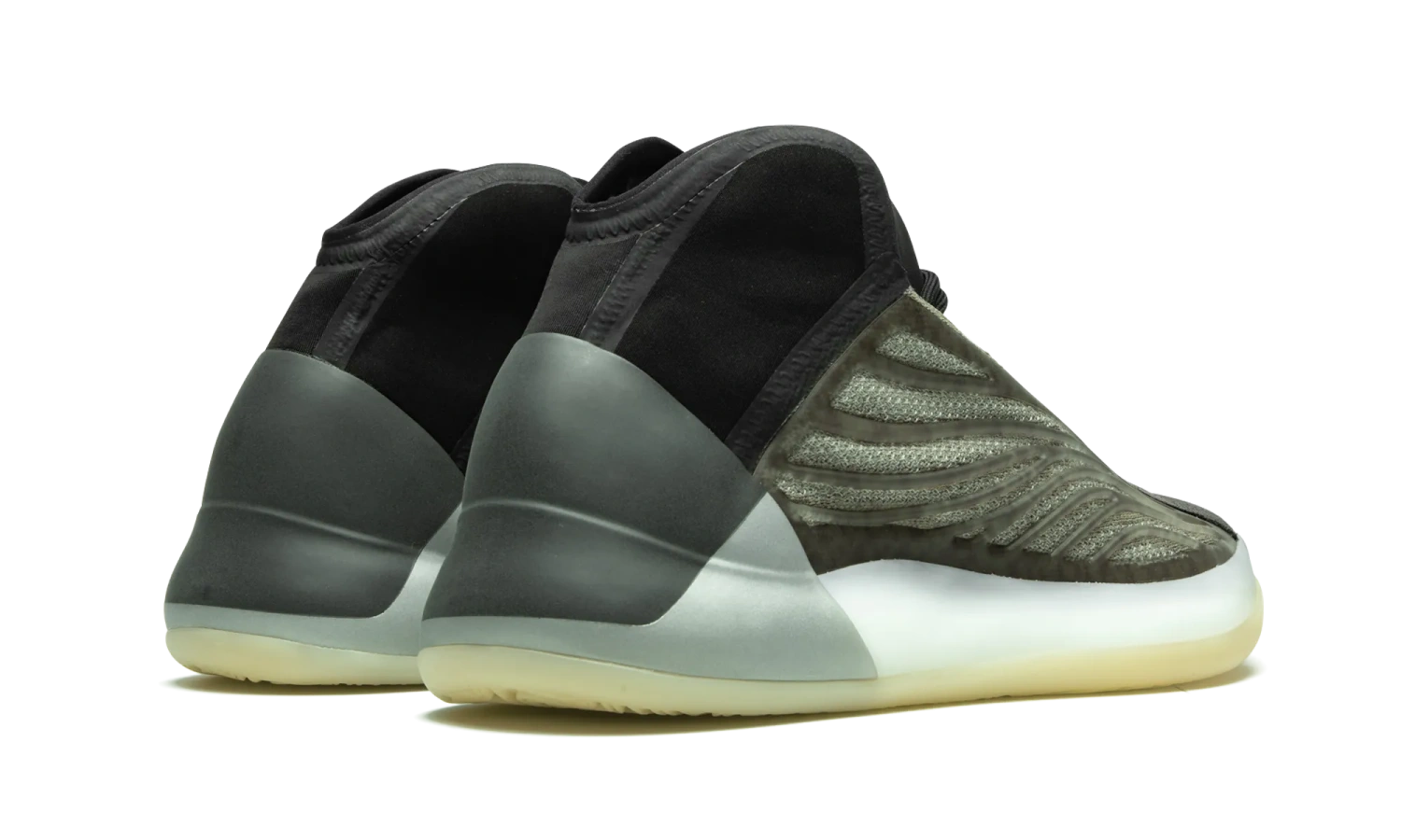 Yeezy Qntm “barium” 