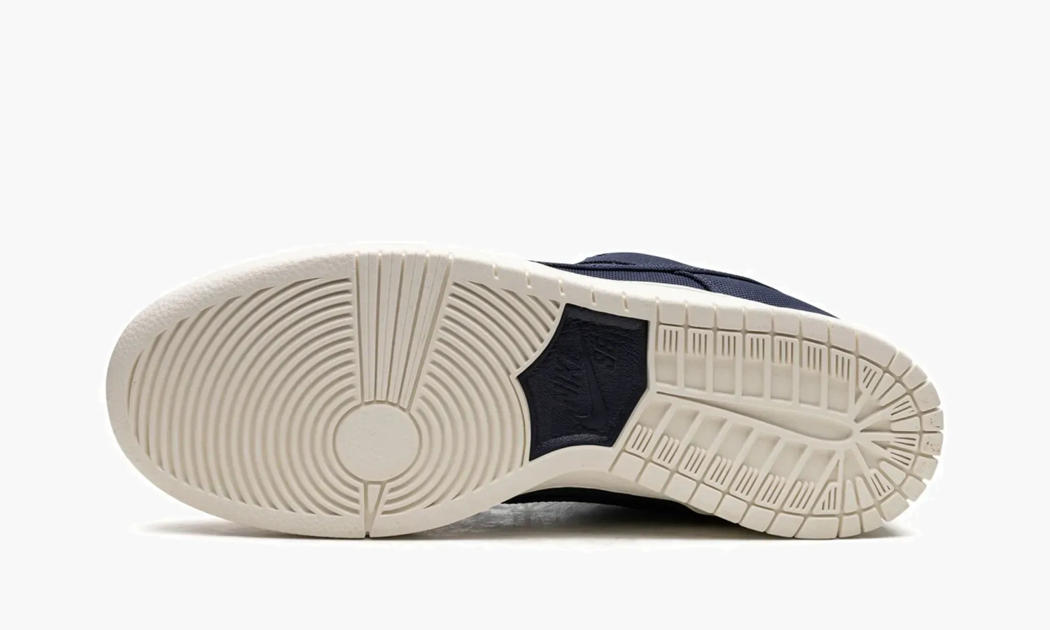 Nike SB Dunk Low Midnight Navy / Desert Ochre 