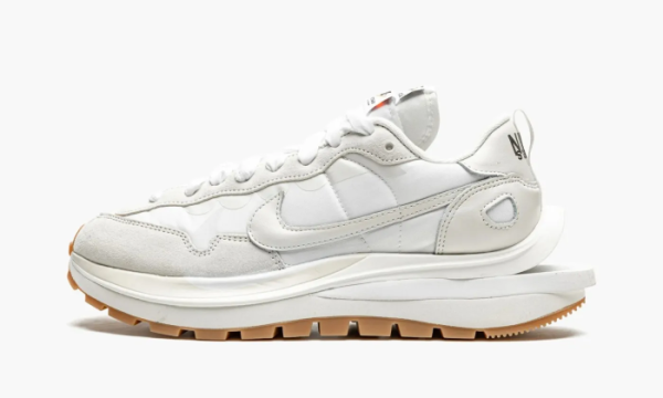 Nike Sacai Vaporwaffle Sail Gum 