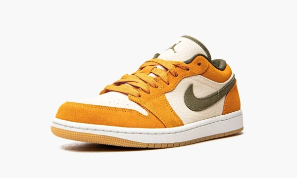 Air Jordan 1 Low SE Light Curry 