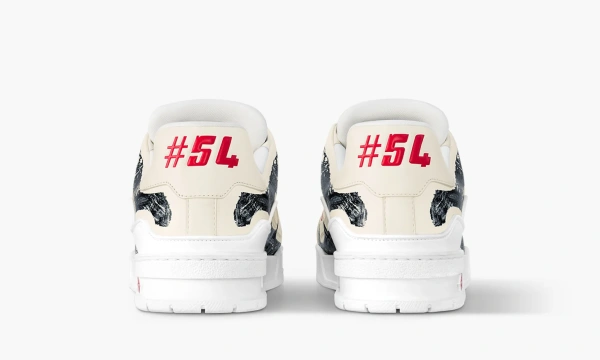 Louis Vuitton Trainer Colored In White Black 