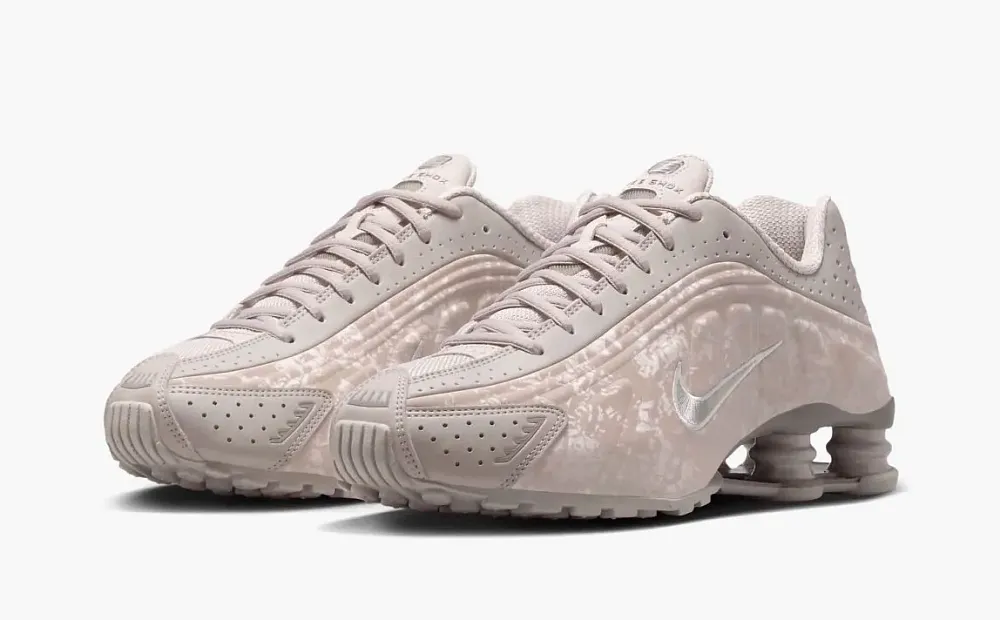 Nike Shox R4 7 Wmns Flat Pewter Floral