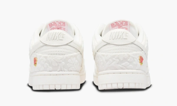 Nike Dunk Low WMNS Give Her Flowers 