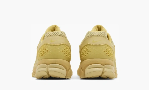 Air Zoom Vomero 5 WMNS Saturn Gold 