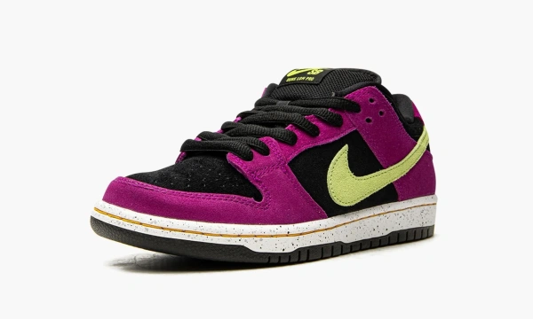 Nike SB Dunk Low Acg Terra - Red Plum 