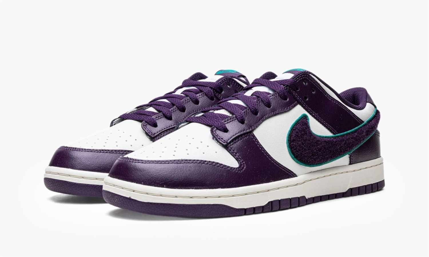 фото Nike Dunk Low "Chenille Swoosh Sail Grand Purple" (Nike Dunk Low)-DQ7683 100