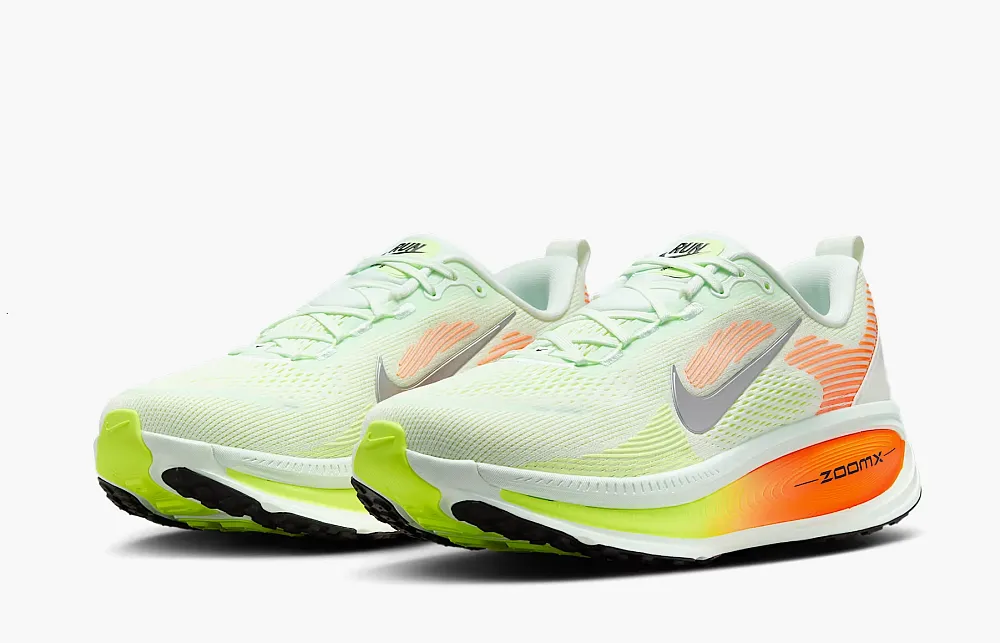 Nike Vomero 18 Barely Green Hyper Crimson