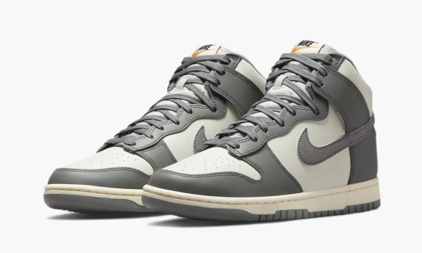 Nike Dunk High Vintage Light Bone Grey 