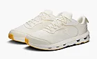 On Cloudzone Moon Ivory