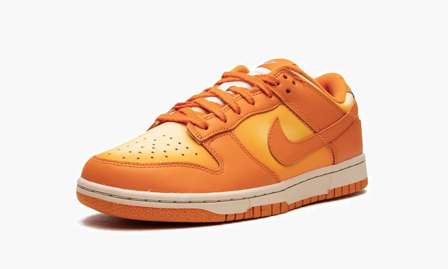 Nike Dunk Low WMNS "Magma Orange" 