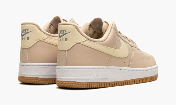 Air Force 1 LO WMNS Sanddrift / Coconut Milk 