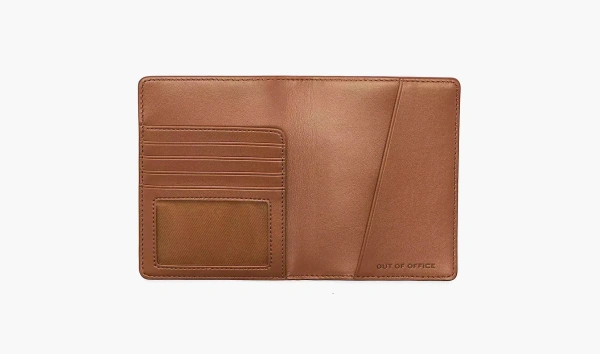 Marc Jacobs The Passport Case Argan Oil 