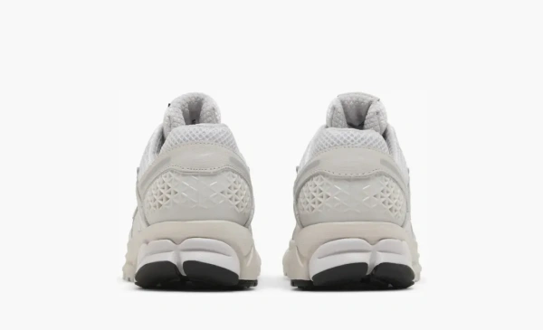 Air Zoom Vomero 5 WMNS White Vast Grey 