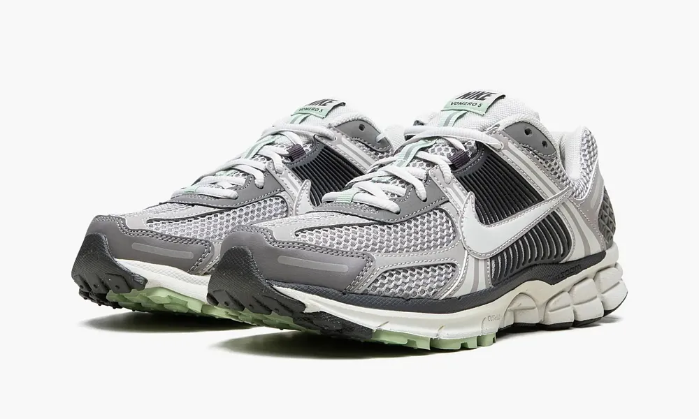 Nike Zoom Vomero 5 WMNS Cobblestone Flat Pewter