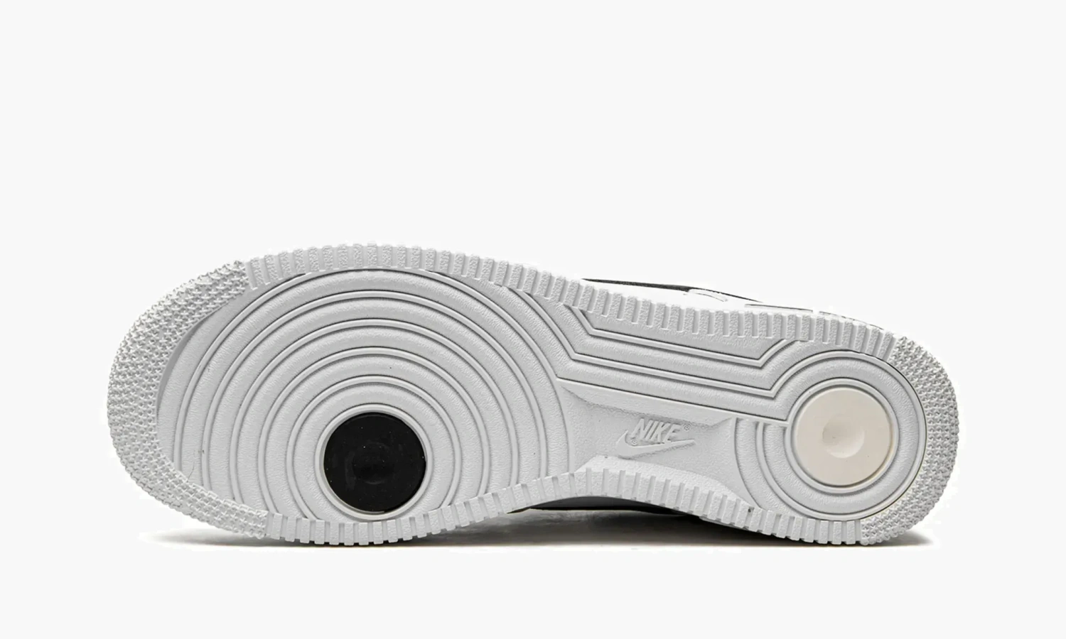 Air Force 1 ’07 LV8 White / Black 