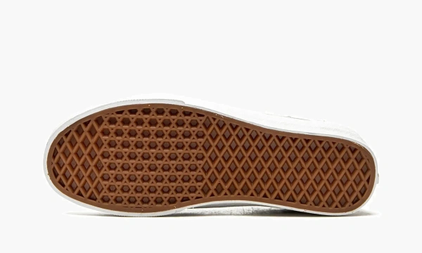 Vans Old Skool Embroidered Logo 