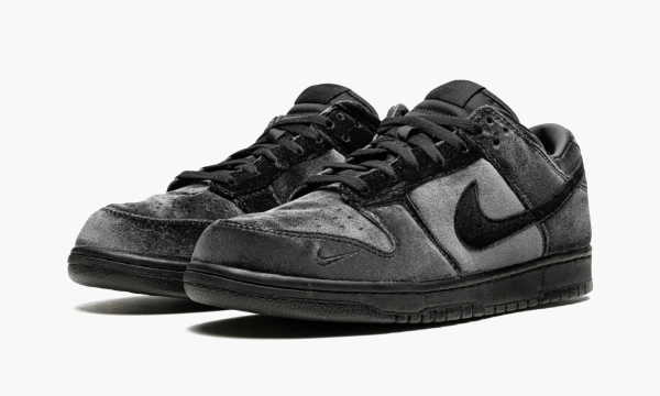 Nike Dunk Low Dover Street Market - Triple Black Velvet 