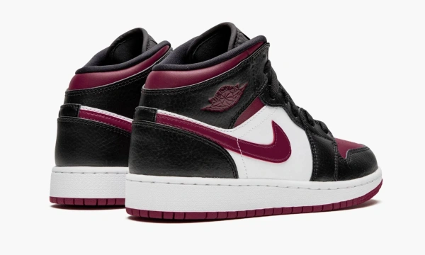 Air Jordan 1 Mid GS Bred Toe 