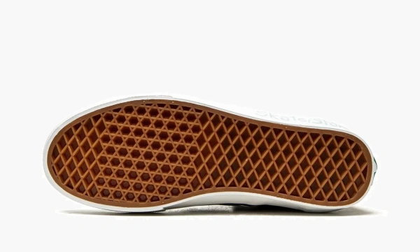 Vans Classic Slip-on Skateistan 