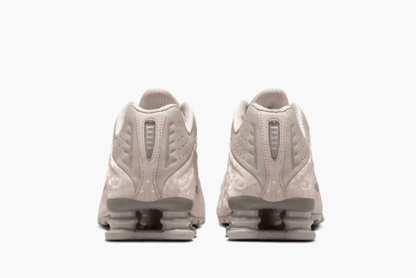 Nike Shox R4 7 Wmns Flat Pewter Floral 
