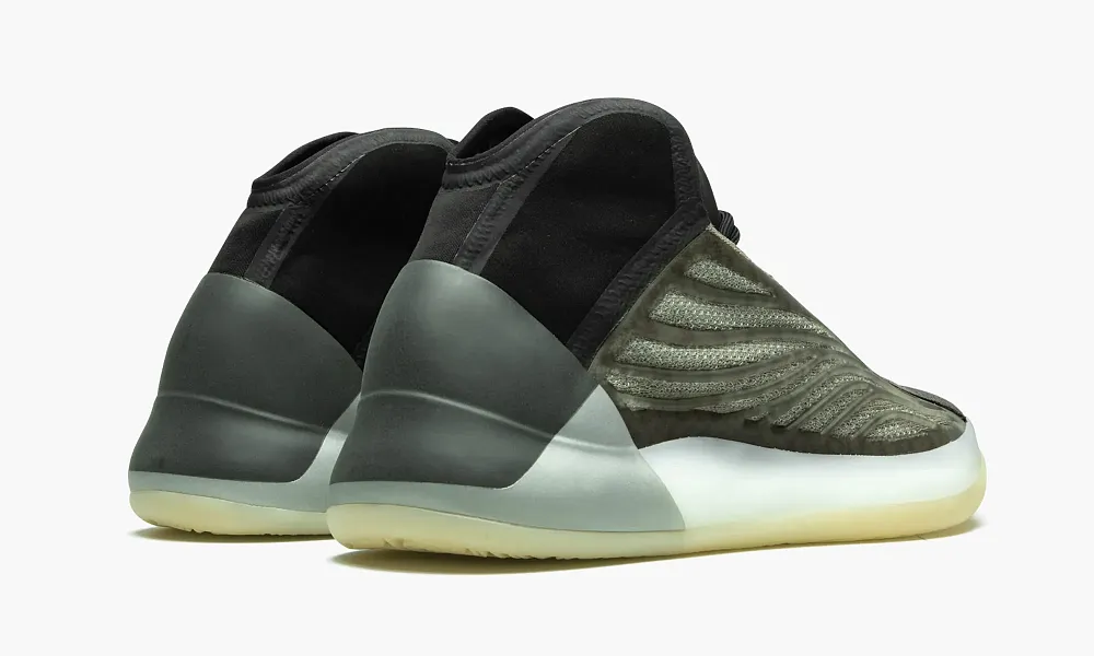 Yeezy Qntm “barium”