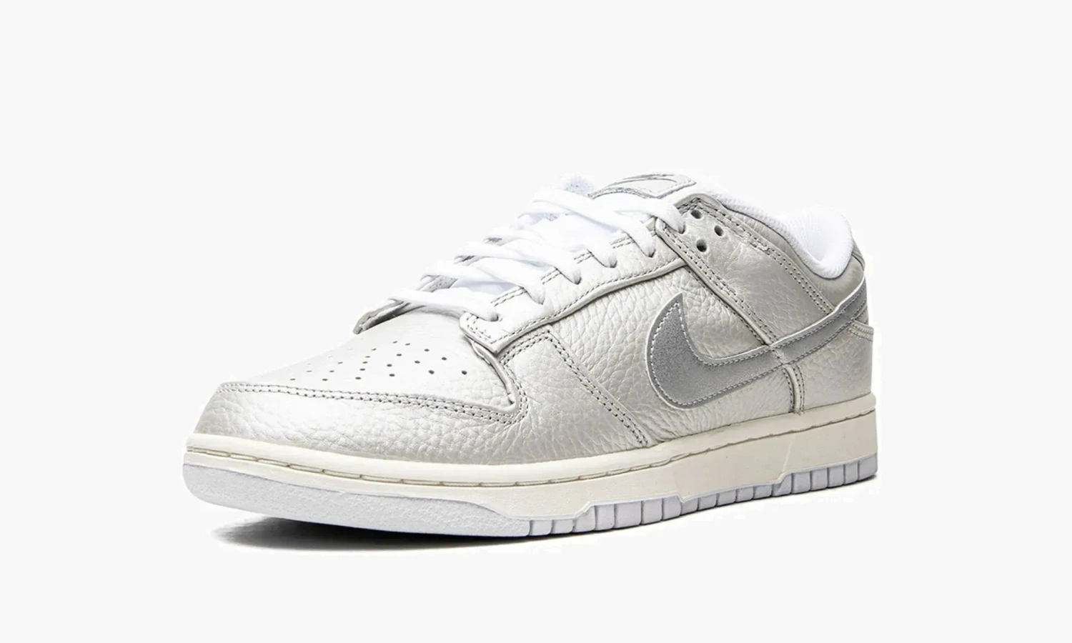 Nike Dunk Low Metallic Silver 