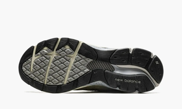 New Balance 990v3 Patta - Keep Your Family Close 