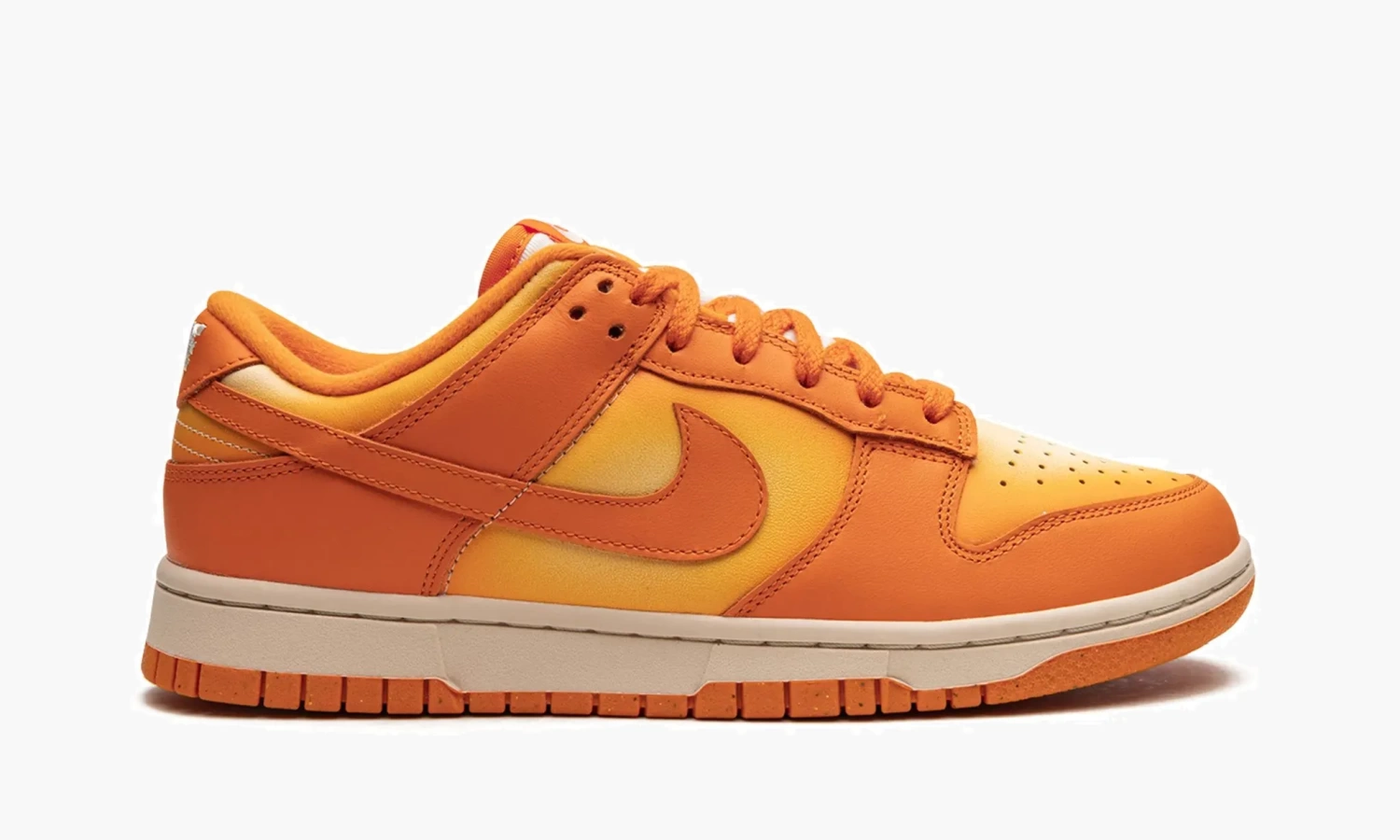 Nike Dunk Low WMNS "Magma Orange" 