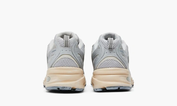 New Balance 530 Silver Moonbeam Distressed