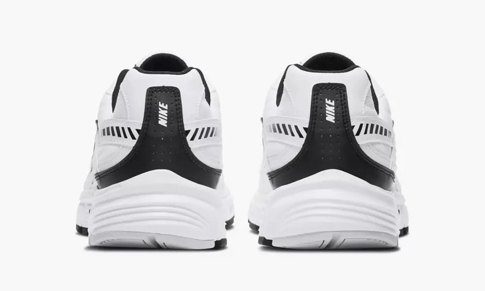 Nike Initiator White Black