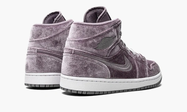 Air Jordan 1 Mid SE WMNS Purple Velvet 