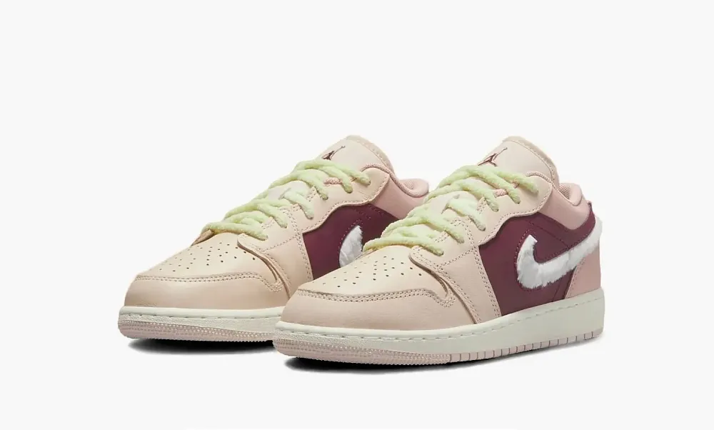 Air Jordan 1 Low SE GS Fur Swoosh