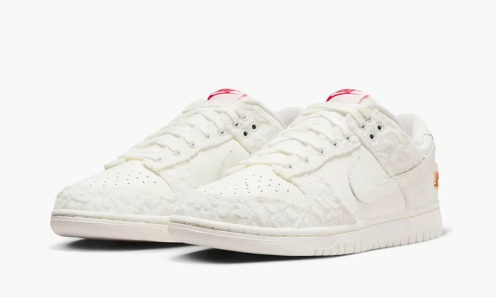 Nike Dunk Low WMNS Give Her Flowers