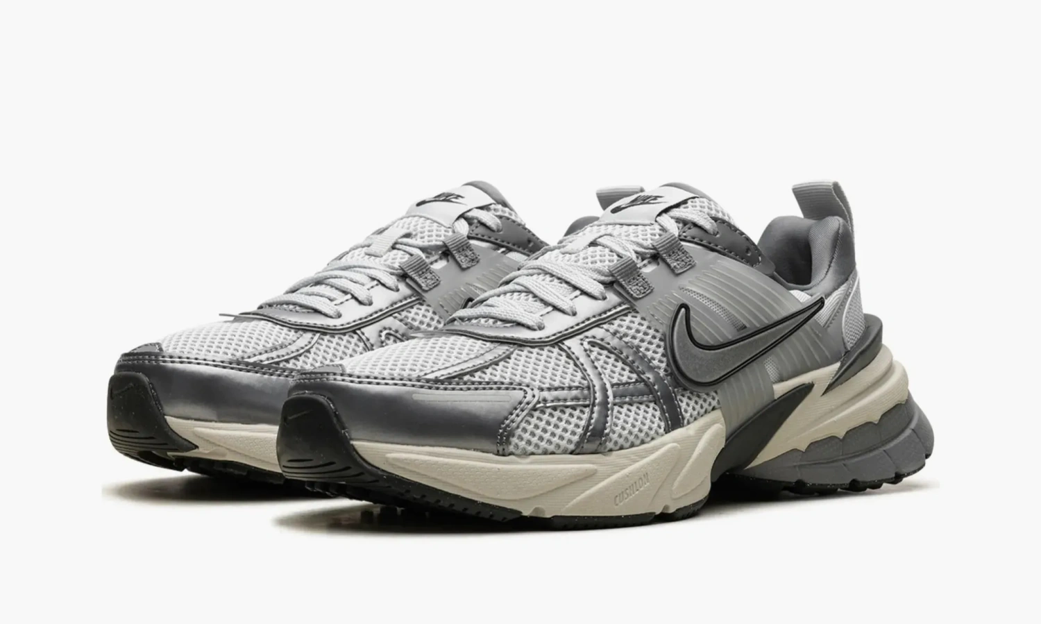Nike V2k Run WMNS Pure Platinum Wolf Grey 